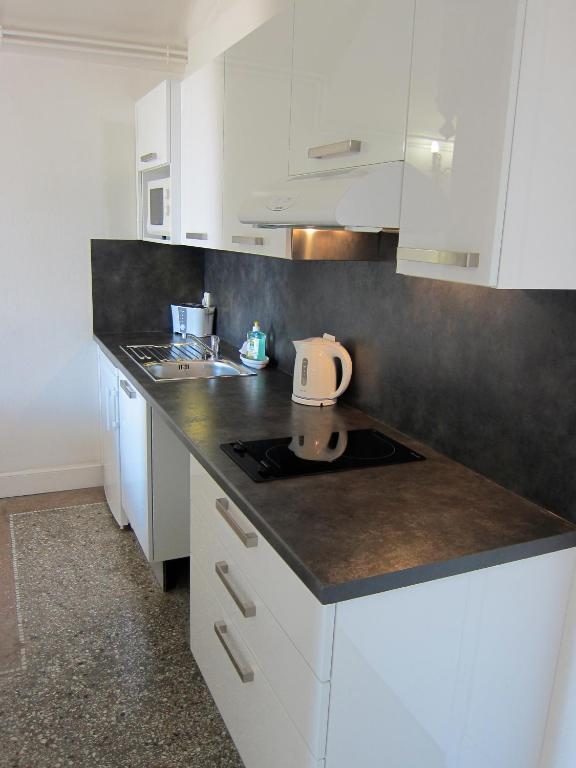 Résidence La Villa Léonie Niza Habitación foto